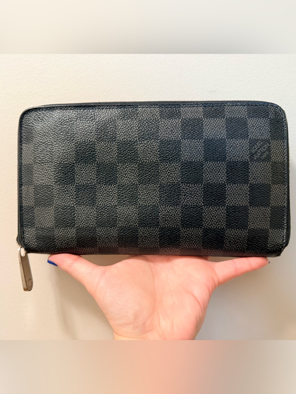 *Authentic* Louis Vuitton - Damier Graphite Large Zippy Organizer